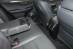 foto: 2015_Lexus_NX_300h_asientos traseros 2 apoyabrazos [1280x768].jpg